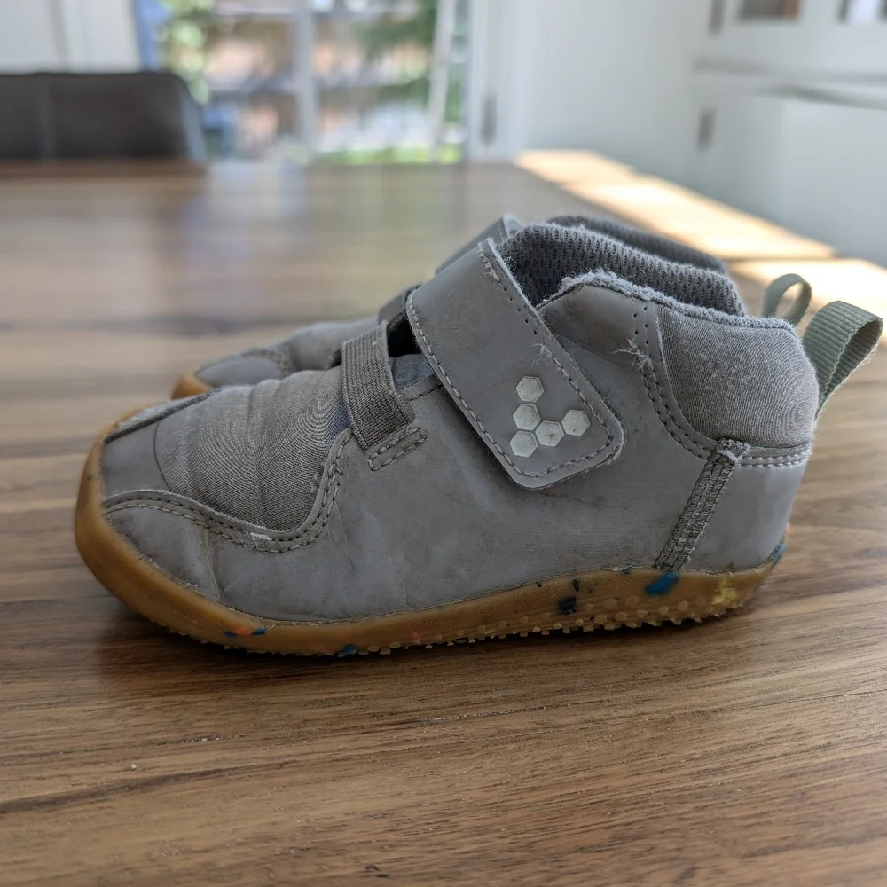 Vivo barefoot Kids Gray Leather Sneakers with Gum Sole - Picture 3 of 6